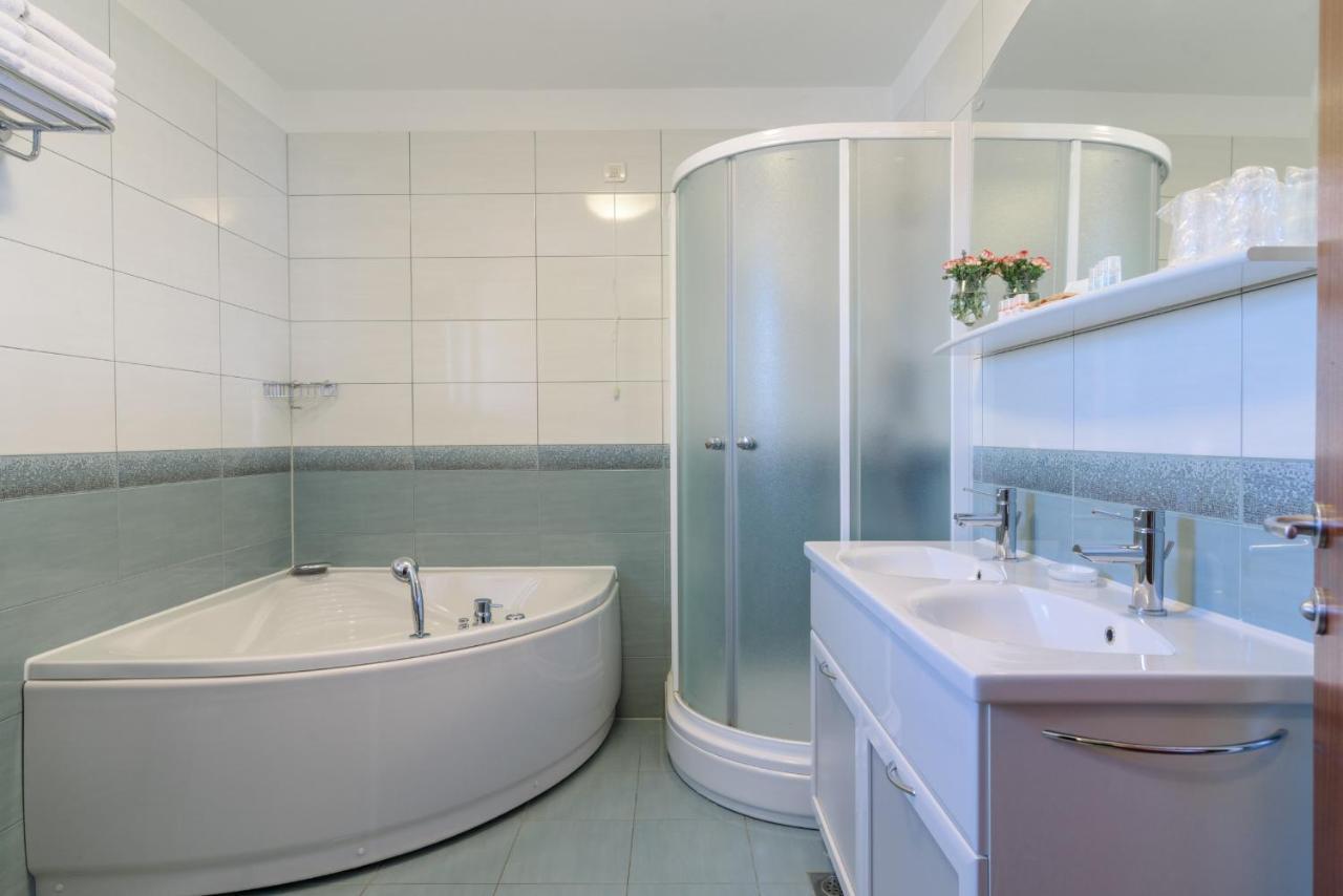 Villa Mediterana Seget Vranjica Ngoại thất bức ảnh