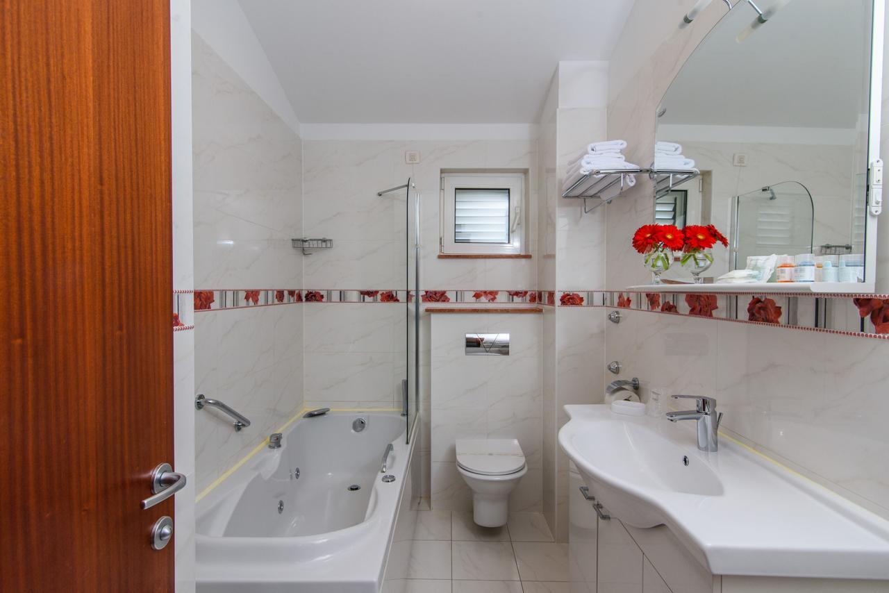 Villa Mediterana Seget Vranjica Ngoại thất bức ảnh