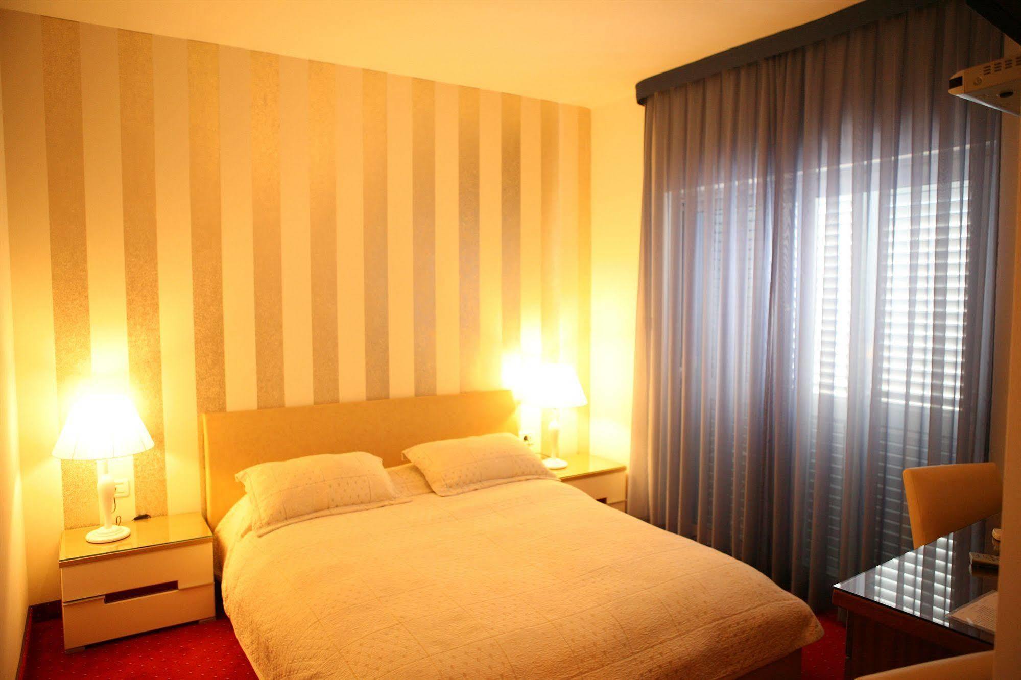 Villa Mediterana Seget Vranjica Ngoại thất bức ảnh